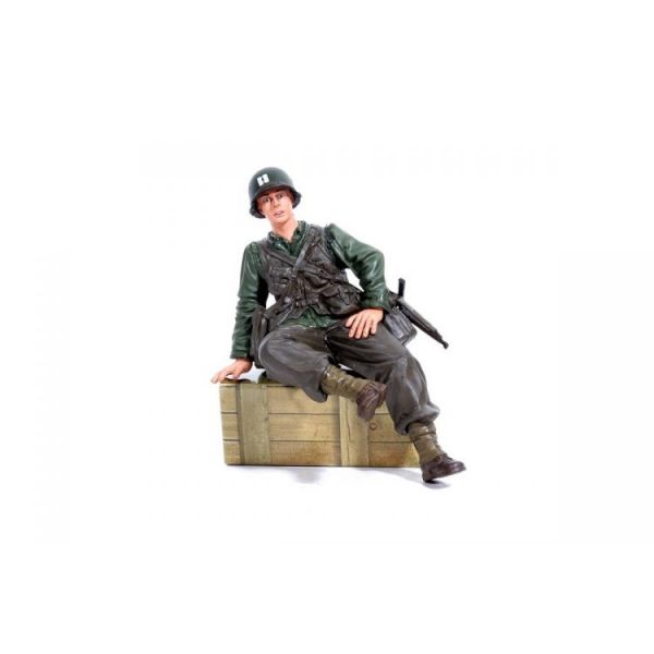 1/16 figurka sedícího kapitána US pěchoty z 2 sv. války, ručně malovaný
