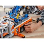 LEGO Technic - Výkonný odtahový vůz