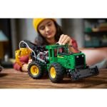 LEGO Technic - Lesní traktor John Deere 948L-II