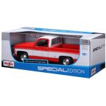 Maisto Chevrolet C10 Cheyenne Super 1:18 1974 červeno-bílá